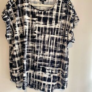 Avenue Black and White Women's Top
